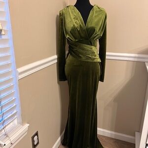 Beautiful velvet green dress